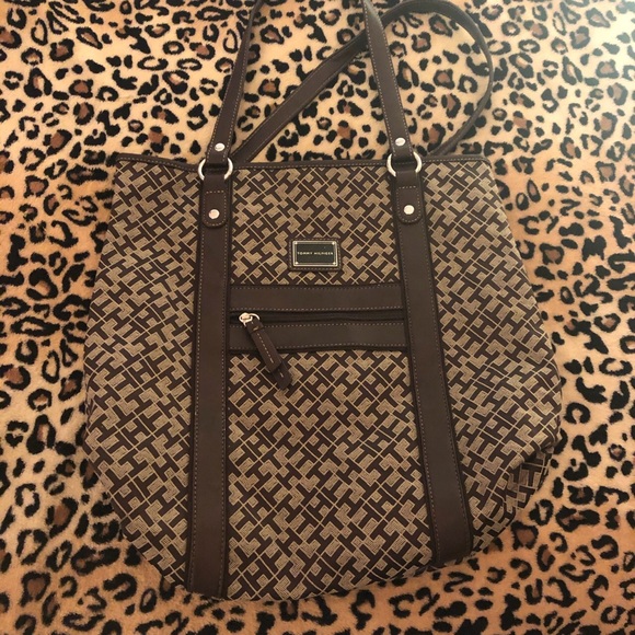 Tommy Hilifger Monogram Shoulder Bag - Picture 1 of 5